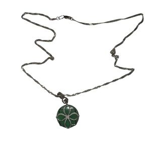 Pendant style necklace